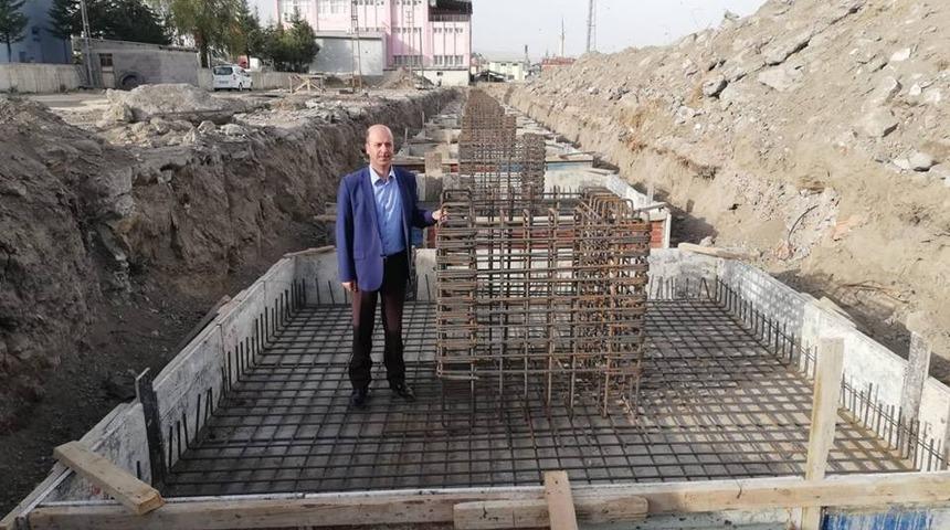 Şuhut&rsquo;ta kapalı pazar yeri &ccedil;alışmaları devam ediyor