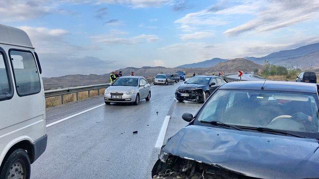 Kastamonu’da 5 aracın karıştığı zincirleme kaza: 6 yaralı