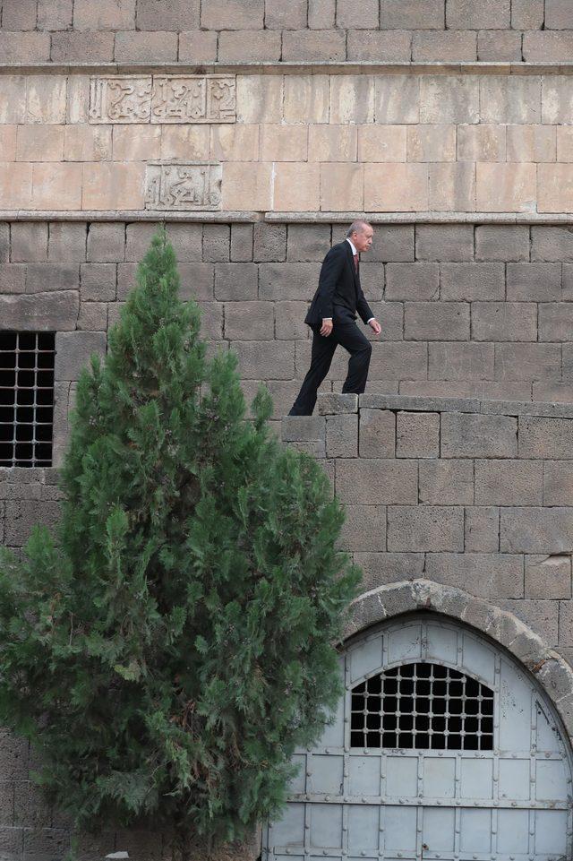 Cumhurbaşkanı Erdoğan: Diyarbakır halkı ter&ouml;ristleri h&uuml;srana uğrattı (3) 3