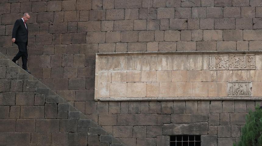 Cumhurbaşkanı Erdoğan: Diyarbakır halkı ter&ouml;ristleri h&uuml;srana uğrattı (3)