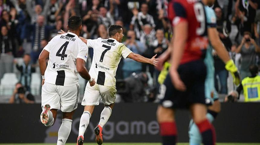 Ronaldo tarihe geçti!