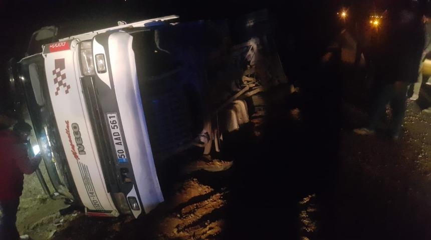 Ağrı&rsquo;da kaza: 1 &ouml;l&uuml;, 4 yaralı