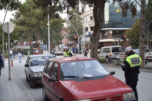 Burdur’da trafik uygulaması
