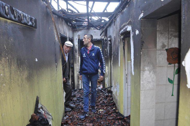 Servetini kaybedince kanser hastası annesinin evini yaktı  G2