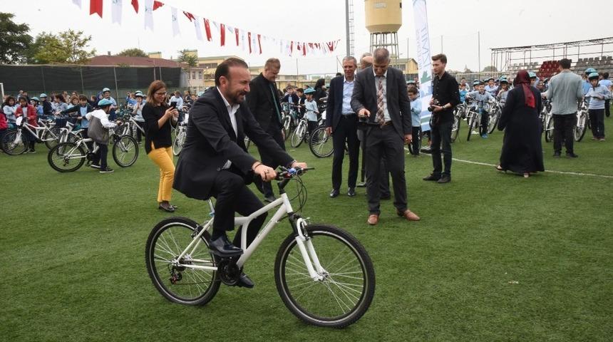 İzmit&rsquo;te 545 &ouml;ğrenci bisikletine kavuştu