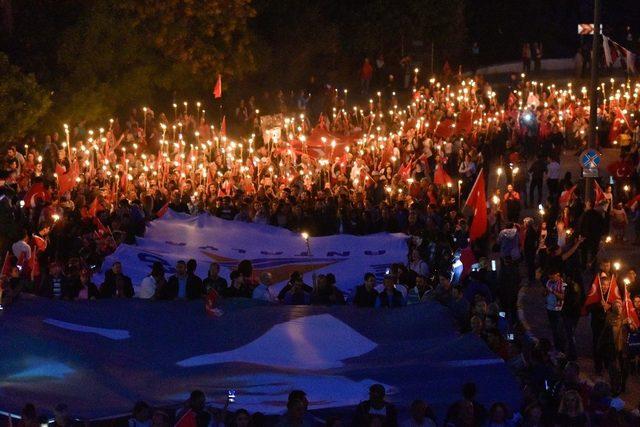 Cumhuriyet Bayramı, fener alayı ve konserle kutlanacak