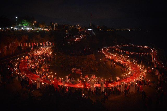 Cumhuriyet Bayramı, fener alayı ve konserle kutlanacak