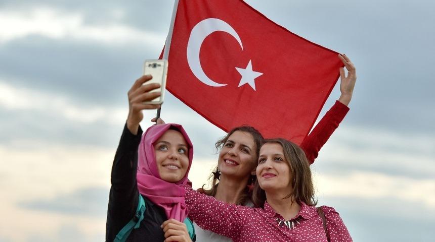 Cumhuriyet Bayramı, fener alayı ve konserle kutlanacak