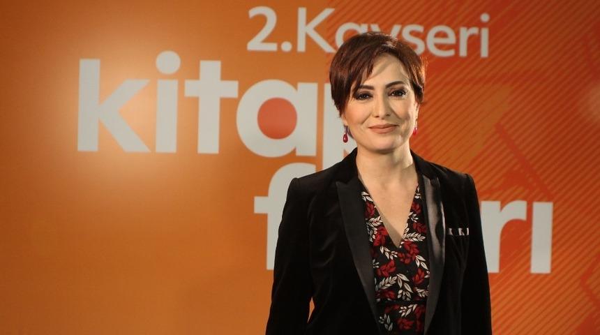 Kitap Fuarı&rsquo;na yazarlardan tam not