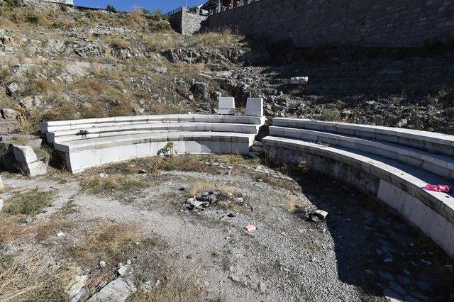 Antik Roma Tiyatrosu’na büyükşehir koruması