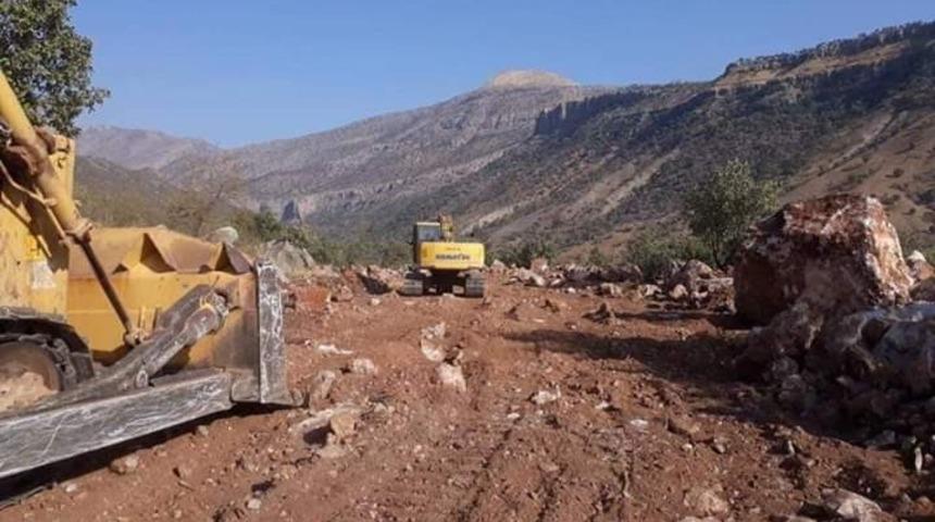 Derecik Sınır Kapısı i&ccedil;in hummalı &ccedil;alışma