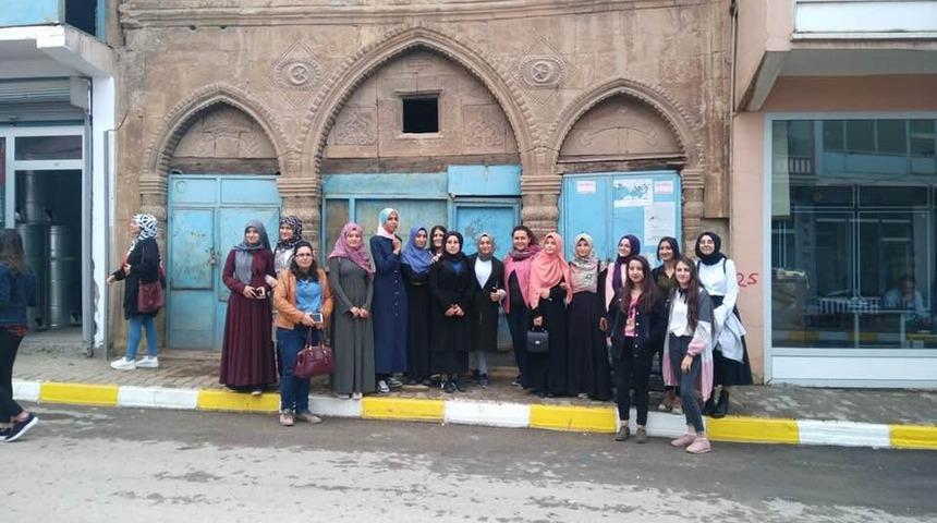 Muş’a ilk defa gelen üniversite öğrencileri şehri gezdi