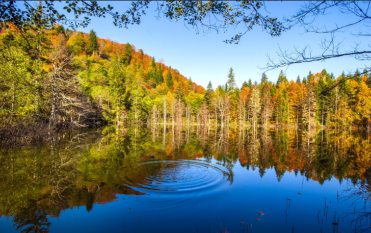 Karagöl muhteşem manzarasıyla ziyaretçilerini hayran bırakıyor G5