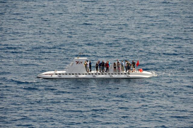 Antalya falezlerde çürümüş erkek cesedi bulundu