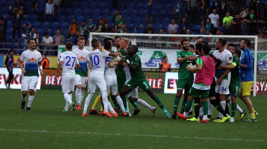 Rize'de olay! Şike tepkisiyle ortalık karıştı