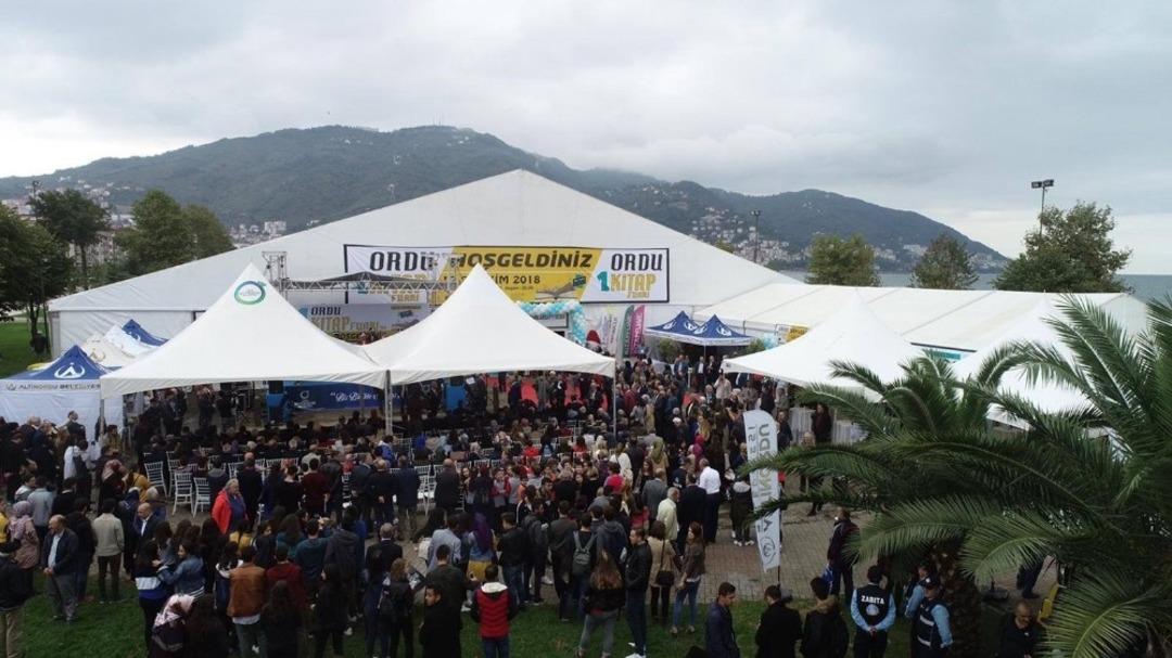 10 g&uuml;nde 100 bin kitapsever buluştu