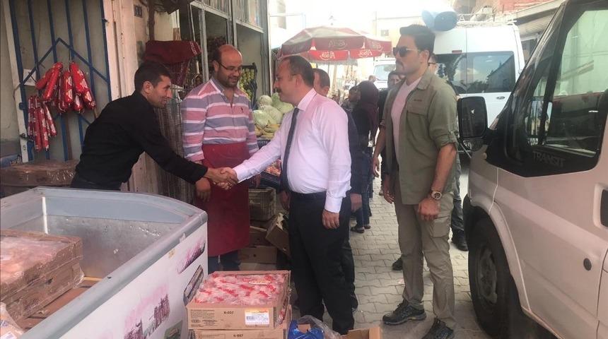 Vali Atik esnafı ziyaret etti