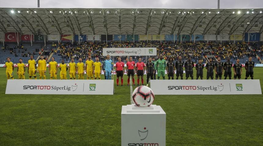 Evkur Yeni Malatyaspor'da Mina ve Mitchell Donald Galatasaray'a karşı oynayamayacak