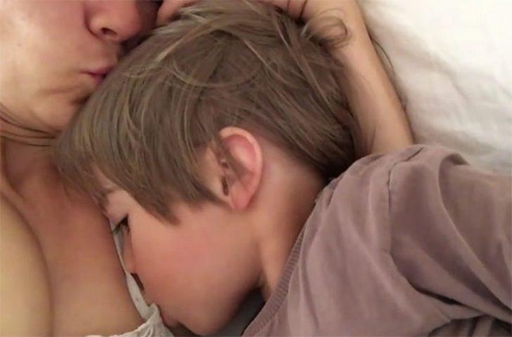 Youtube’da Her Gün 4 Yaşındaki Oğlunu Emziren Anne G2