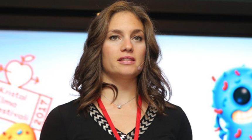 Nevşin Meng&uuml;'den cinsiyet&ccedil;i paylaşımlara tepki