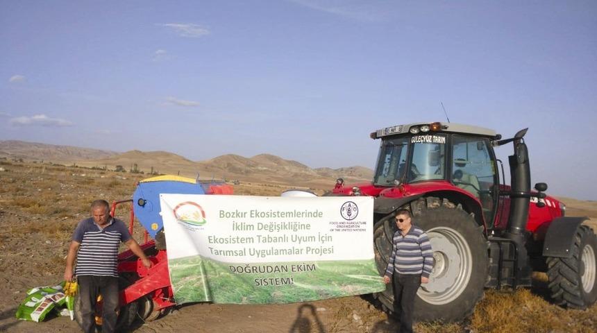 Sungurlu&rsquo;da 17 dekarlık alana direkt ekim yapıldı