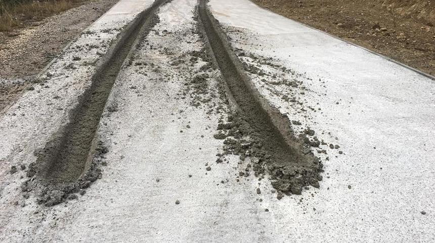 Kastamonu&rsquo;da d&ouml;k&uuml;len beton yola zarar verildi