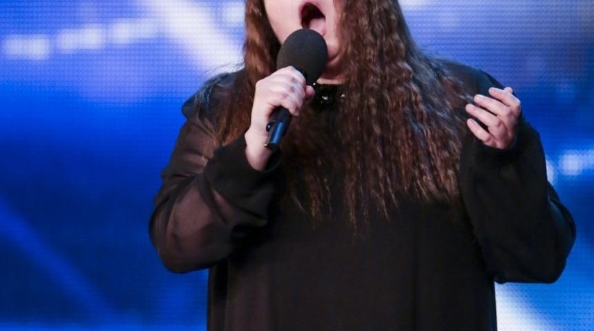 Heyecandan Ölmek Üzere Olan Genç Kadının Yeteneği Herkesi Şok Etti!