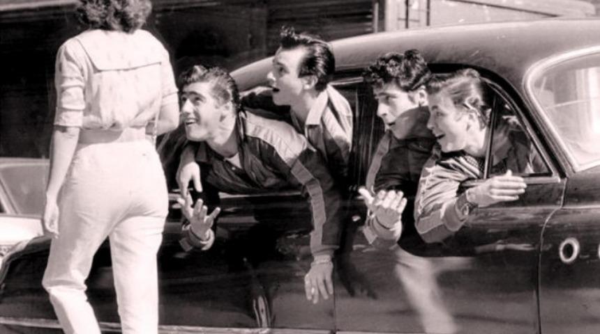 G&uuml;zel Kız G&ouml;rd&uuml;ğ&uuml;n&uuml;zde Verdiğiniz Tepki