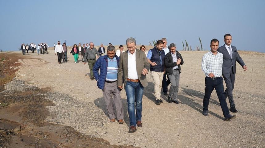 Ege Rekt&ouml;r&uuml; ve senato &uuml;yeleri Aliağa&rsquo;ya &ccedil;ıkarma yaptı