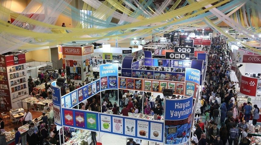 Kayseri Kitap Fuarına rekor katılımcı: 672 bin 524 kişi