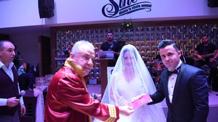 Konyaaltı Belediyesi’nin iki personeli dünya evine girdi