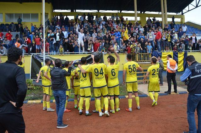Fatsa Belediyespor’da Gölcükspor galibiyetinin sevinci yaşanıyor