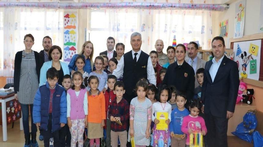 Jandarmadan ısıtan hediye