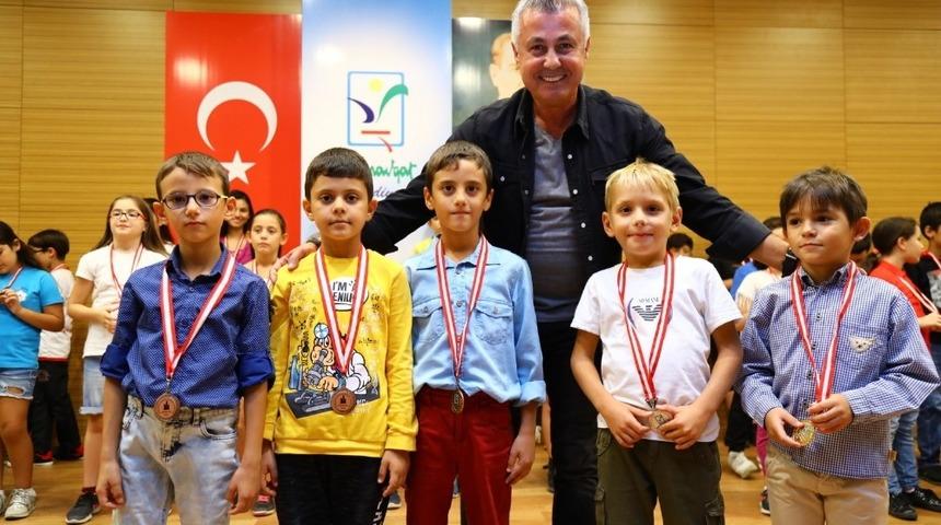 Manavgat Belediyesi&rsquo;nden satran&ccedil; turnuvası