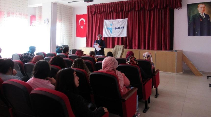 İŞKUR&rsquo;dan Yerk&ouml;y&rsquo;de s&uuml;s bitkileri kursu