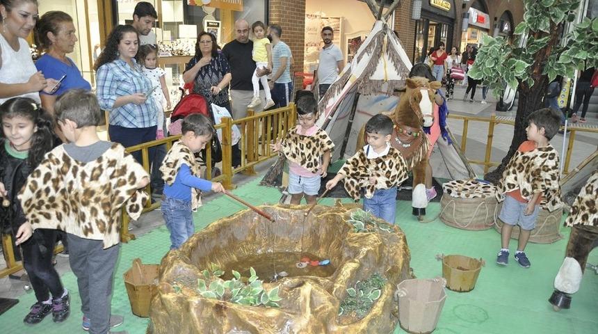 Minikler Kızılderililerle tanıştı