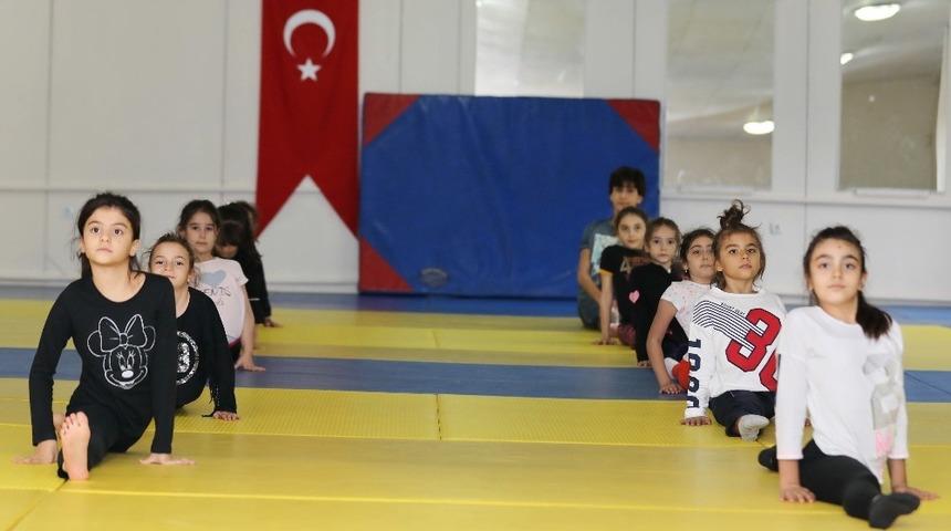 GA&Uuml;N&rsquo;den miniklere jimnastik eğitimi
