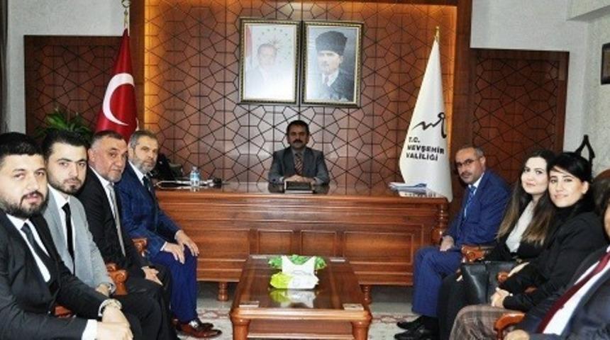 Kızılay y&ouml;netimi, Vali Aktaş&rsquo;ı ziyaret etti