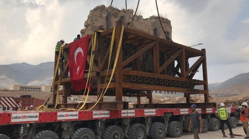 Hasankeyf&rsquo;teki tarihi Orta Kapı birleştirildi