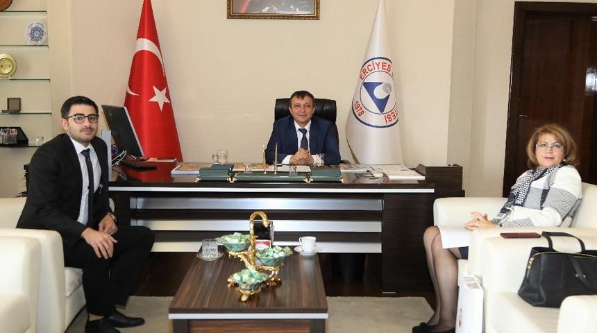 Azerbaycan B&uuml;y&uuml;kel&ccedil;iliği Eğitim M&uuml;şaviri Nesibova, Rekt&ouml;r &Ccedil;alış&rsquo;ı ziyaret etti