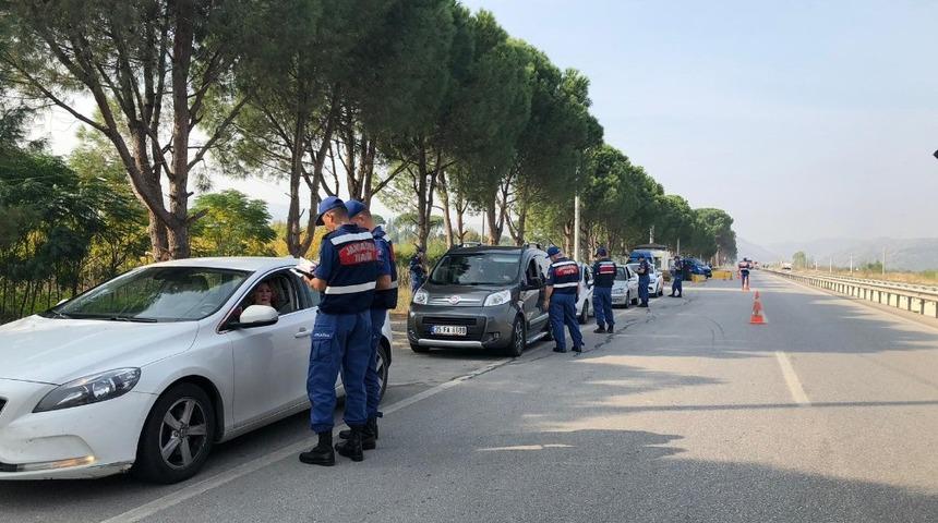 Manisa jandarmadan helikopter destekli denetim