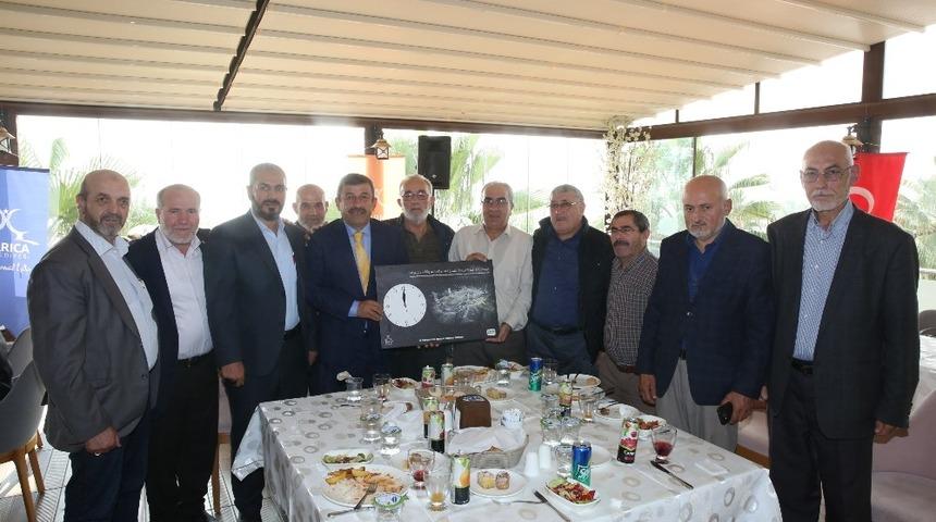 Başkan Karabacak hacılarla buluştu