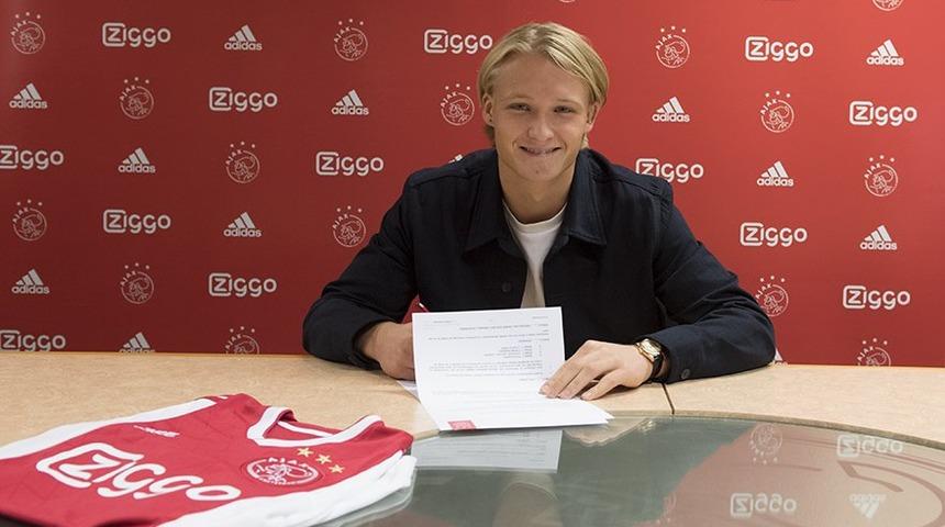 Ajax Kasper Dolberg'in sözleşmesini 2022'ye kadar uzattı