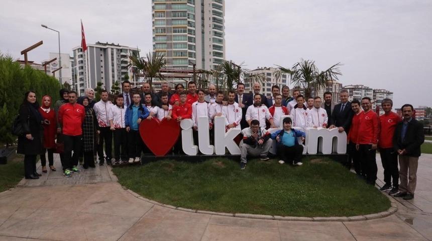 Milli takımın &ouml;zel sporcuları İlkadım&rsquo;da