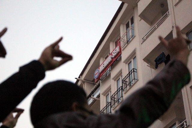 Ülkü Ocakları'ndan 'Andımız' okumalı Memur-Sen protestosu