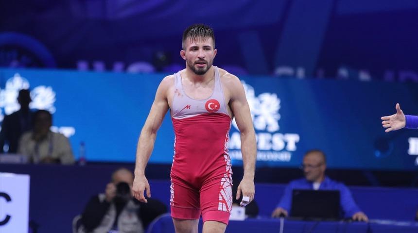 Süleyman Atlı Dünya Güreş Şampiyonası'nda bronz madalya aldı