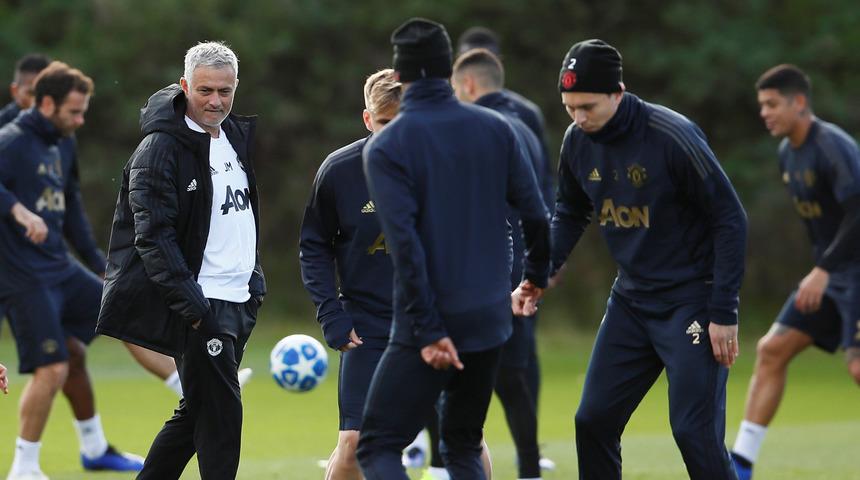 Manchester United'da köstebek avı! 11'i sızdıran aranıyor