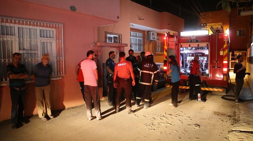 Ayrıldığı eşinin fotoğrafını ateşe verirken evini yaktı