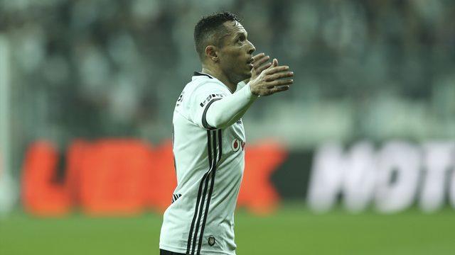 Beşiktaş'ın yıldızı Adriano, Japonya'ya gidebilir