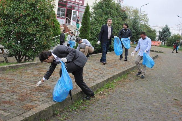 Düzce Üniversitesi Akçakoca yerleşkesinde çevre temizliği gerçekleştirildi